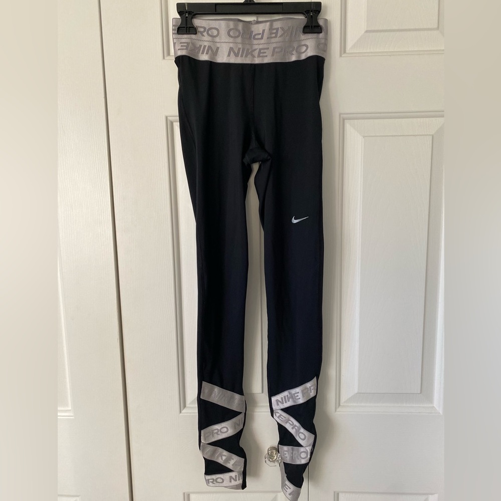 Women’s Nike running leggings
